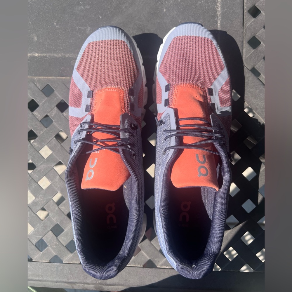 Men’s OnCloud shoes. Never worn. Size 10.